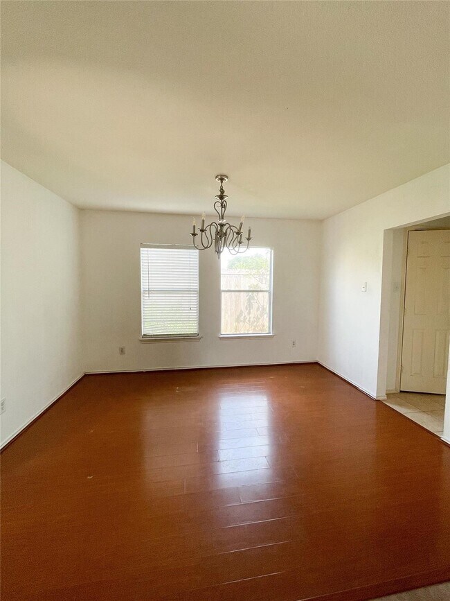 Building Photo - 11737 Logan Ridge Dr