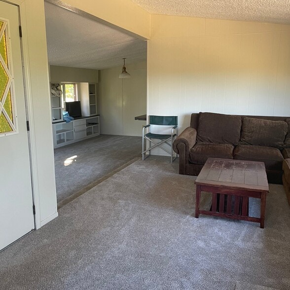 Building Photo - 8680 Feliz Creek Dr
