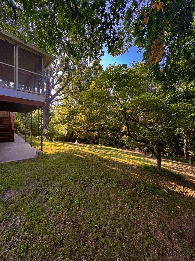 Building Photo - 14911 Dutchmans Dr