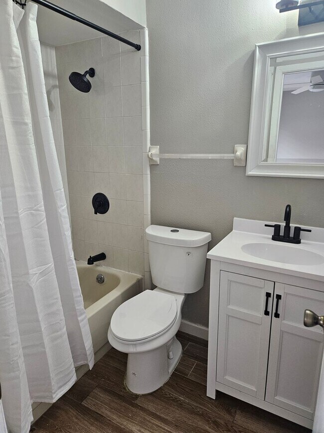 Building Photo - UCF