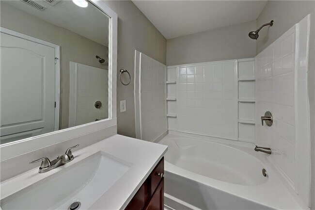 Building Photo - 843 Lobdale Falls Dr