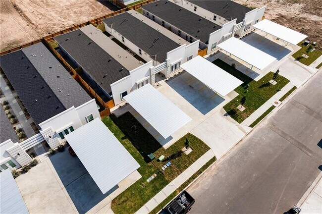 Building Photo - 1322 Beverly Ave