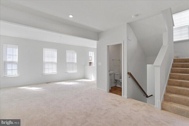 Building Photo - 21 Stafford Pl