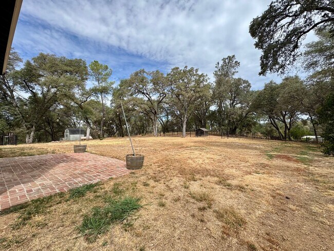 Building Photo - 5780 Stanley Dr