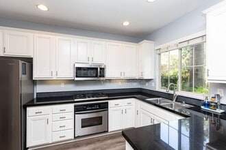 Building Photo - 2616 Bellezza Dr