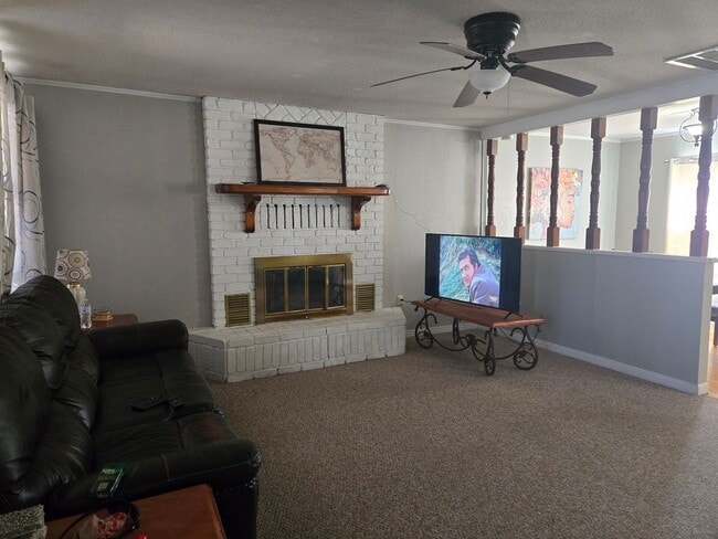 Building Photo - Furnished Three Bedroom Home With Flexible Lease Terms