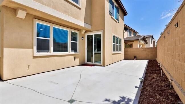 Building Photo - 2832 E Clementine Dr