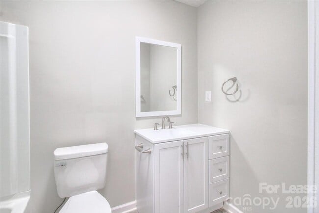 Building Photo - 1300 Sharon Dr