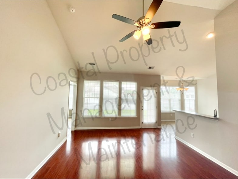 Building Photo - 135 Carolina Oaks Dr