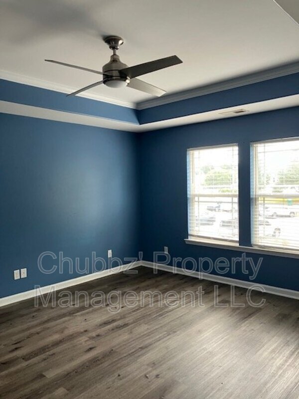 Building Photo - 12 Fan Palm Way