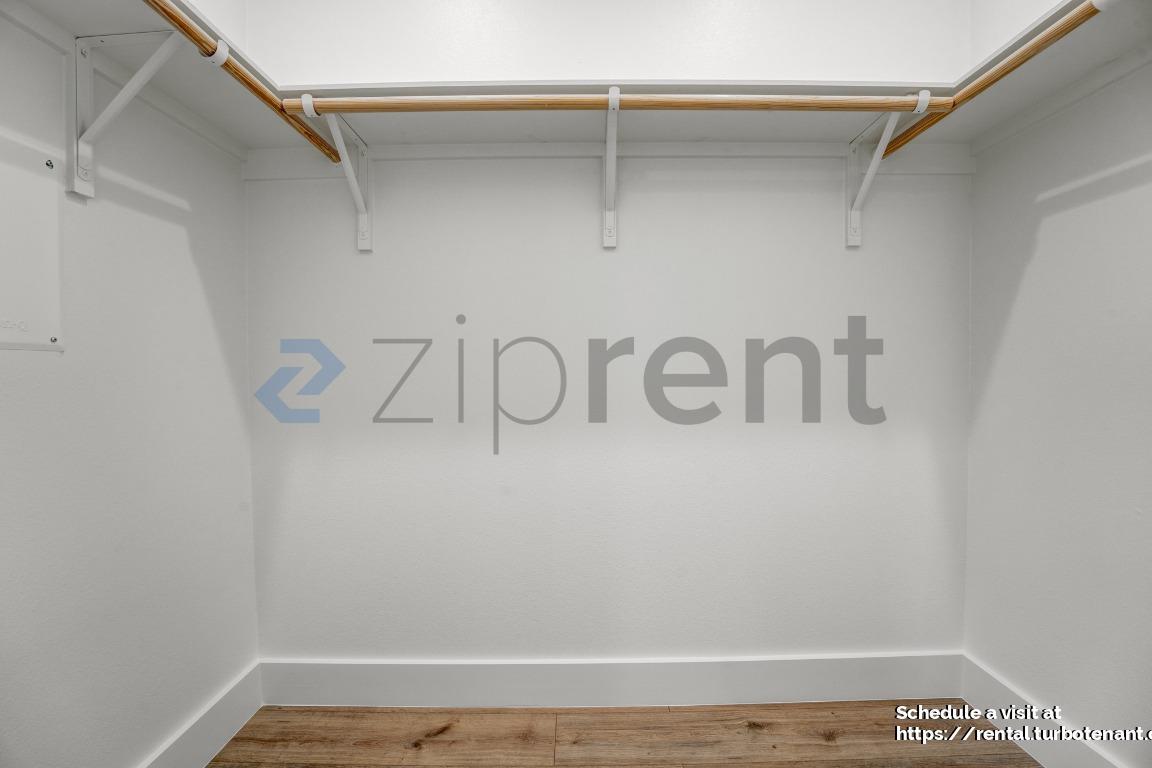 Building Photo - 124 S Mockingbird Cir