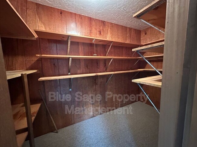 Building Photo - 241 Evans Rd