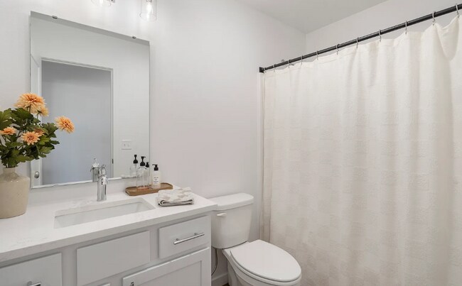 Building Photo - Beautiful 5 bedroom home - Nixa MO