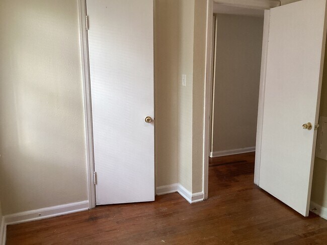 Building Photo - 4637 N 45th St