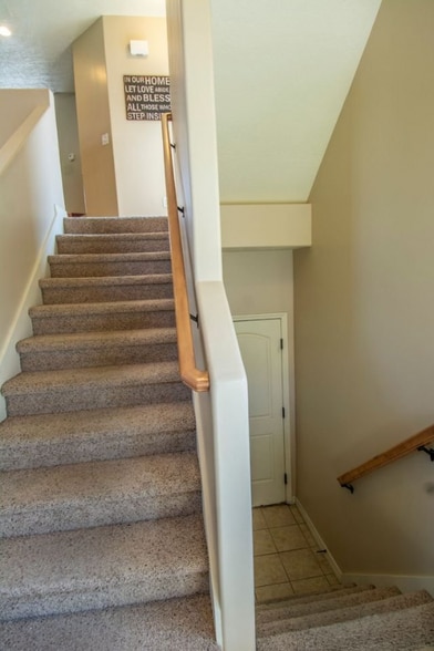 Building Photo - 569 E 1590 S