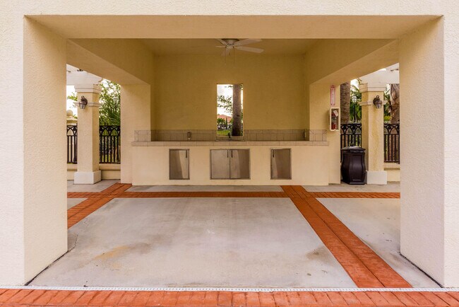 Building Photo - 12476 Aviles Cir