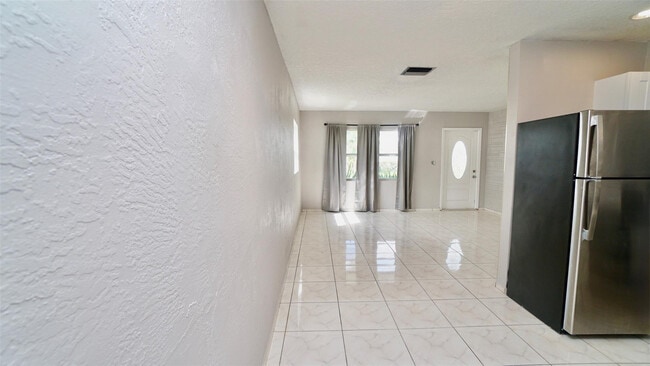 Building Photo - 5908 NW 81st Ave