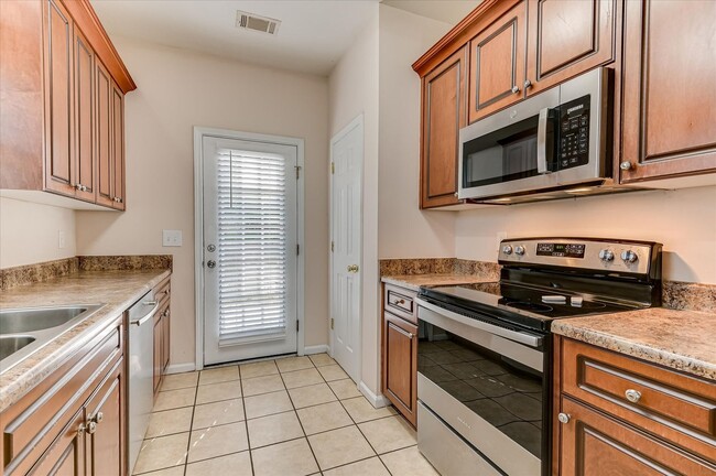 Building Photo - 913 Cabot Cove