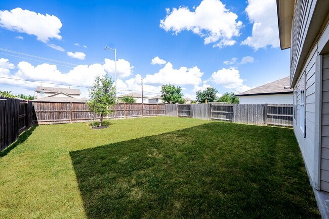 Building Photo - Welcome to The Bowen Floor Plan - 2 WEEKS ...