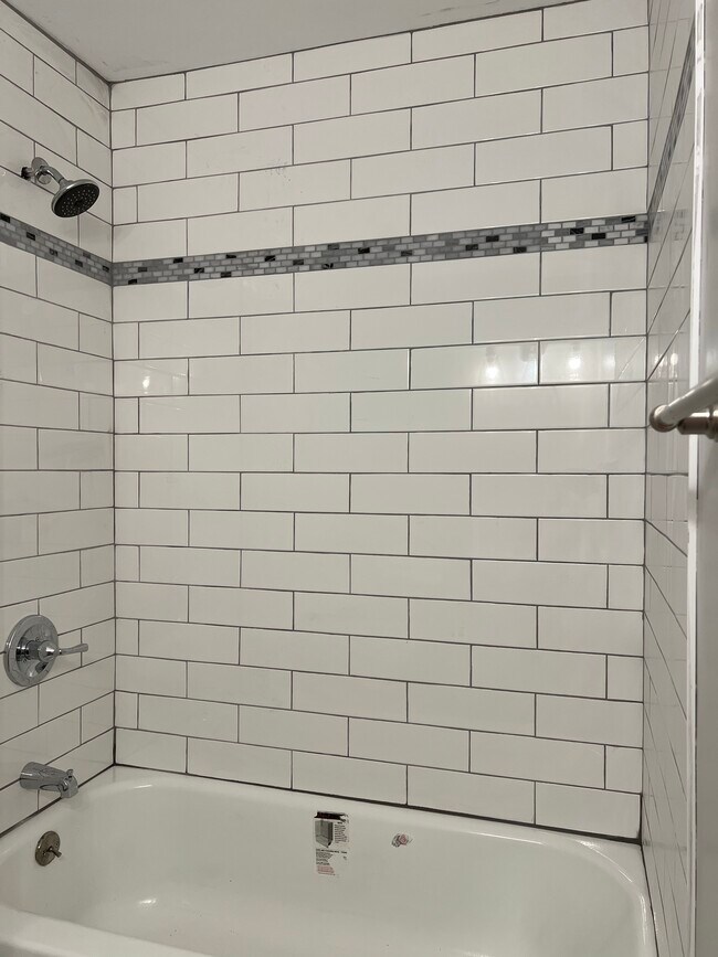 Building Photo - 307 Birch Dr