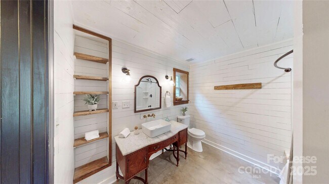Building Photo - 5229 Mt Holly-Huntersville Rd