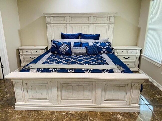 Building Photo - 183 Kleberg Ave