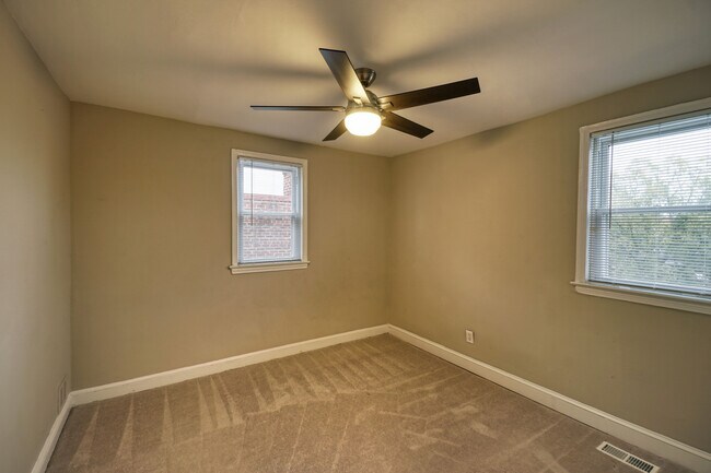 Building Photo - 28 54th St SE