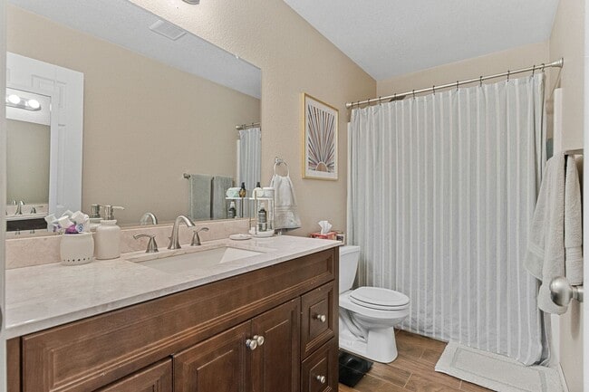 Building Photo - Updated 3bed/3bath with Finished Basement