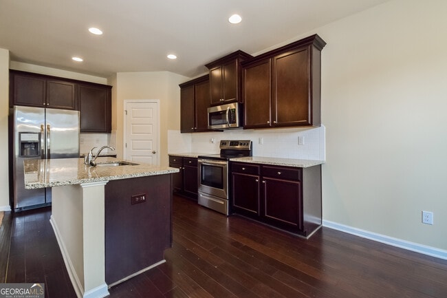 Building Photo - 1605 Danube Ct