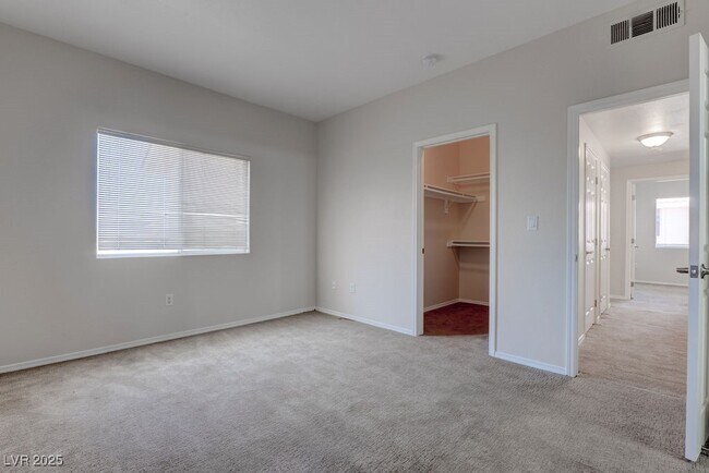Building Photo - 1050 E Cactus Ave