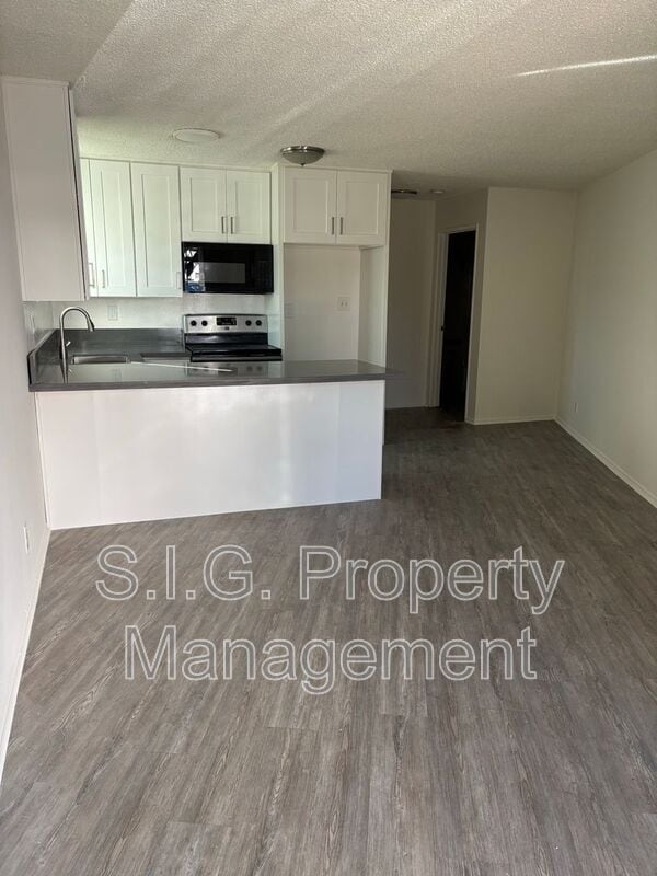 Building Photo - 5637 Strohm Ave