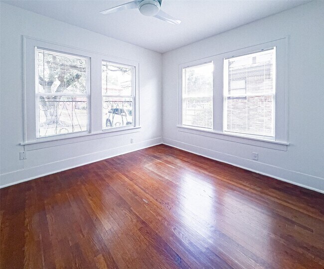 Building Photo - 1609 Kipling St