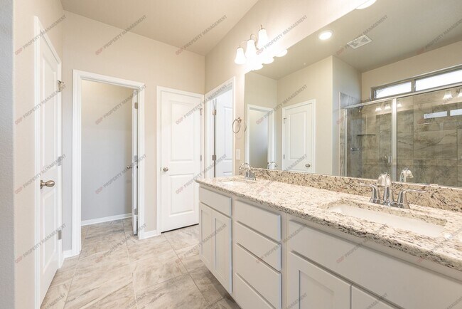 Building Photo - 624 Ripplewood Dr