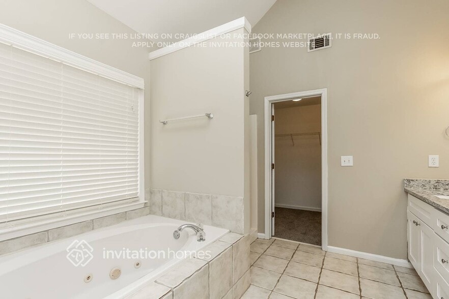 Building Photo - 411 Sycamore Trail