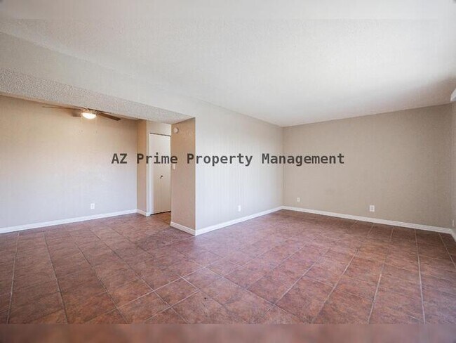 Building Photo - 2411 W Hazelwood St