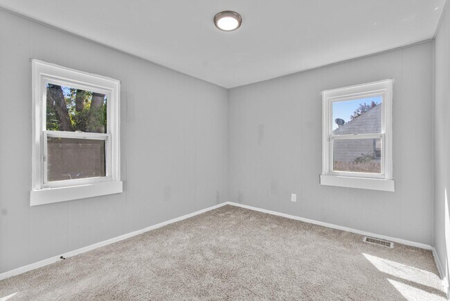 Building Photo - 9110 Forrer St