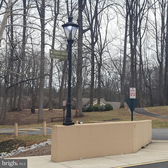 Building Photo - 5800 Cove Landing Rd