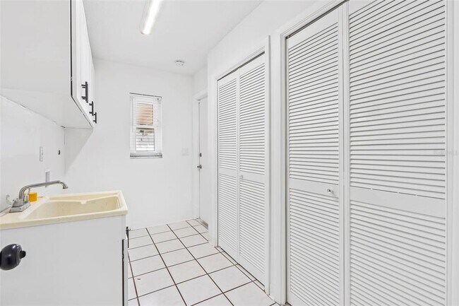 Building Photo - 269 Algiers Dr