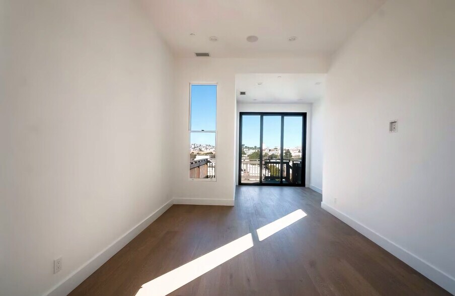 Building Photo - 1502 Golden Gate Ave