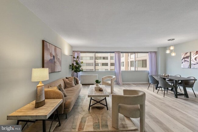 Building Photo - 4515 Willard Ave