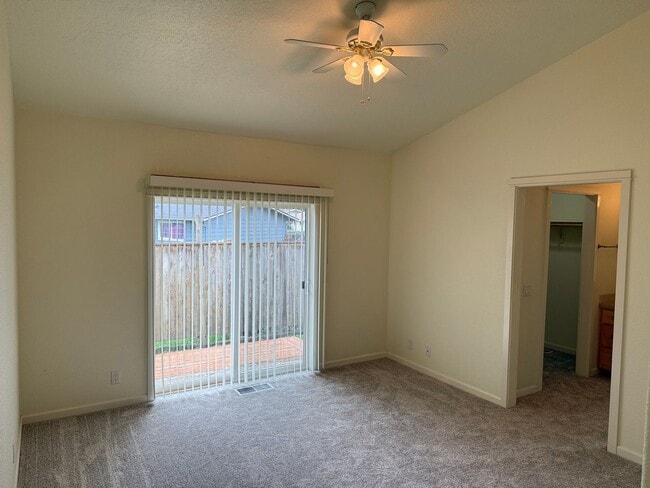 Building Photo - Beautiful 3 bedroom 2 bath house in Cottage Grove!