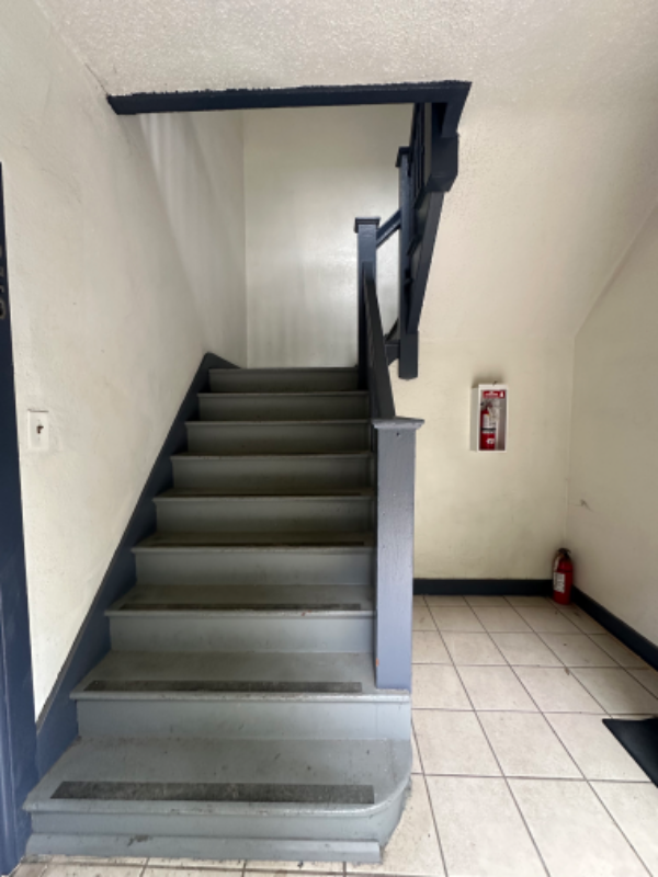 Building Photo - 927 1/2 Parkman Ave