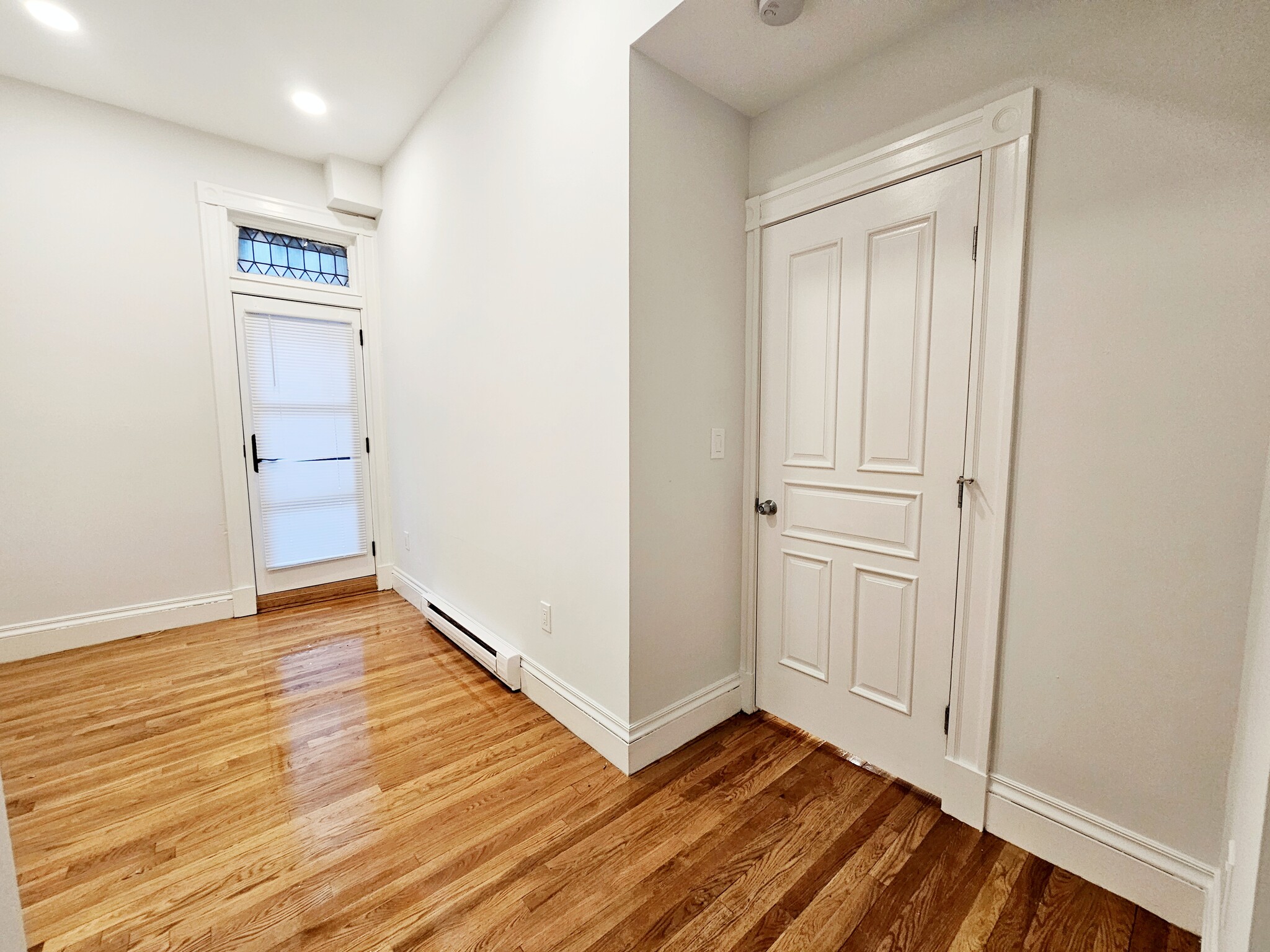 Building Photo - 197 Commonwealth Ave