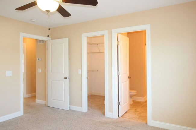 Building Photo - 120 Chandler Dr