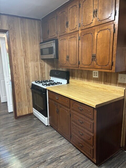 Building Photo - "Charming 3-Bed, 2-Bath Retreat in Whitesboro - 1320 Sq Ft of Cozy Living with Bonus living space...