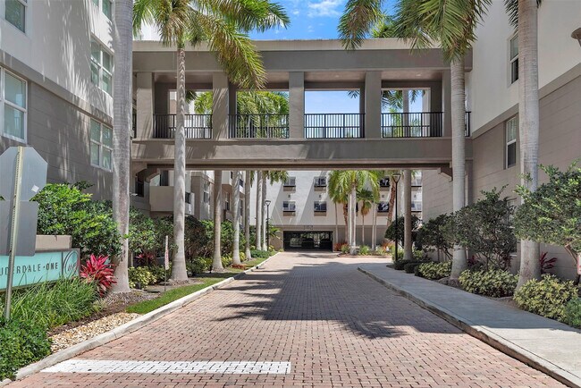 Building Photo - 2421 NE 65th St