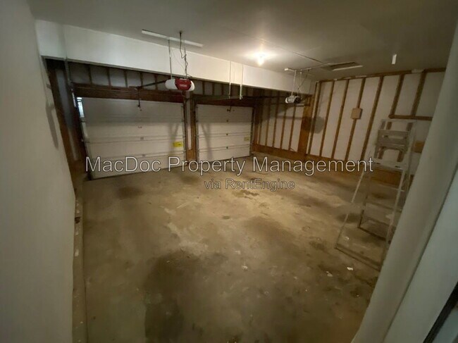 Building Photo - 11304 Springfield Dr