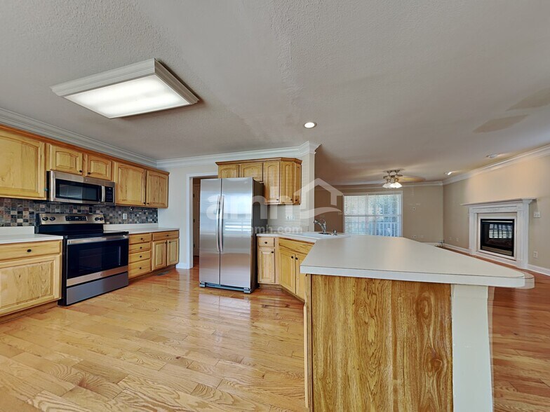 Building Photo - 4905 Ivy Rose Dr