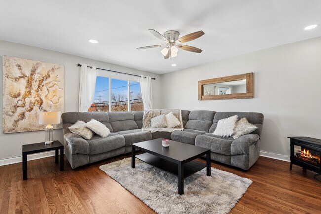 Building Photo - 5021 Church St