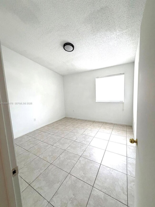 Building Photo - 17969 SW 140th Ct